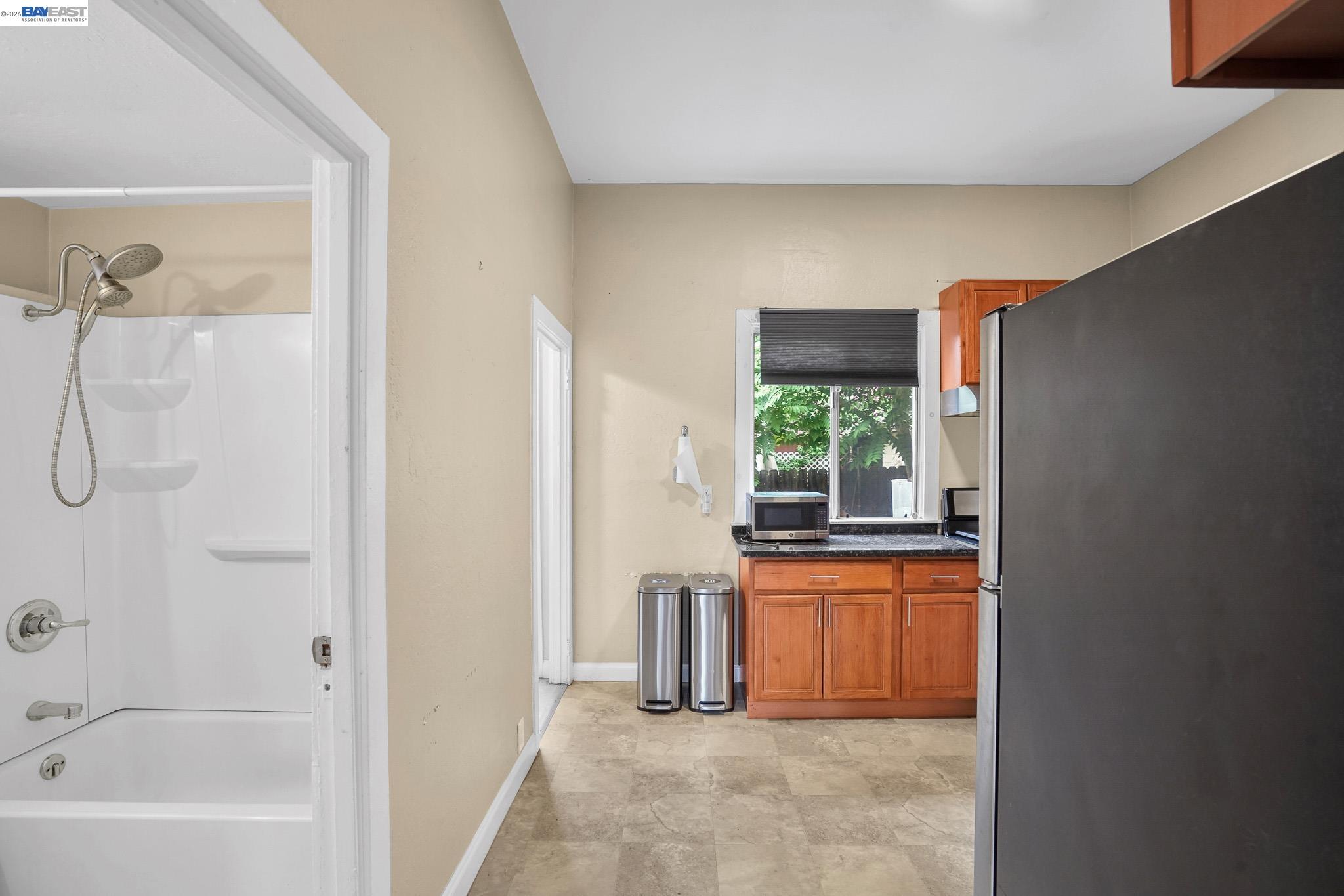 502 Lewis Street Oakland, CA 94607 - Photo 14 of 26