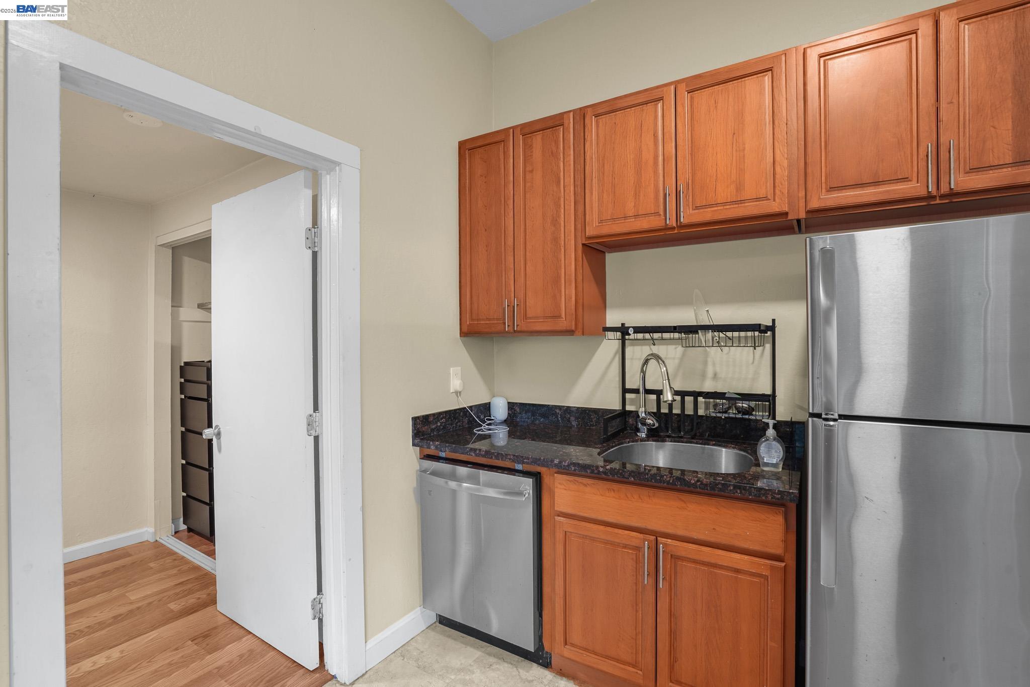 502 Lewis Street Oakland, CA 94607 - Photo 16 of 26