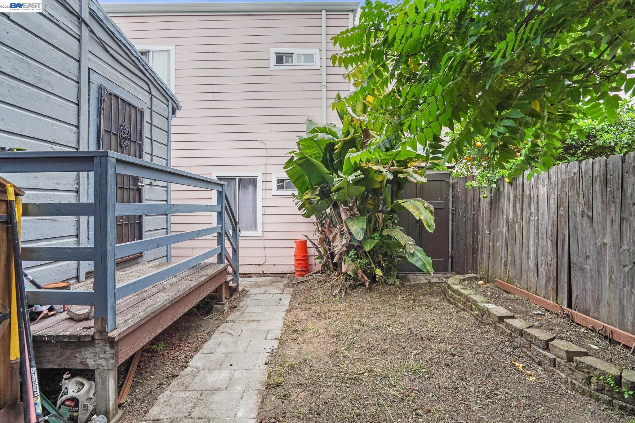 502 Lewis Street Oakland, CA 94607 - Photo 19 of 26