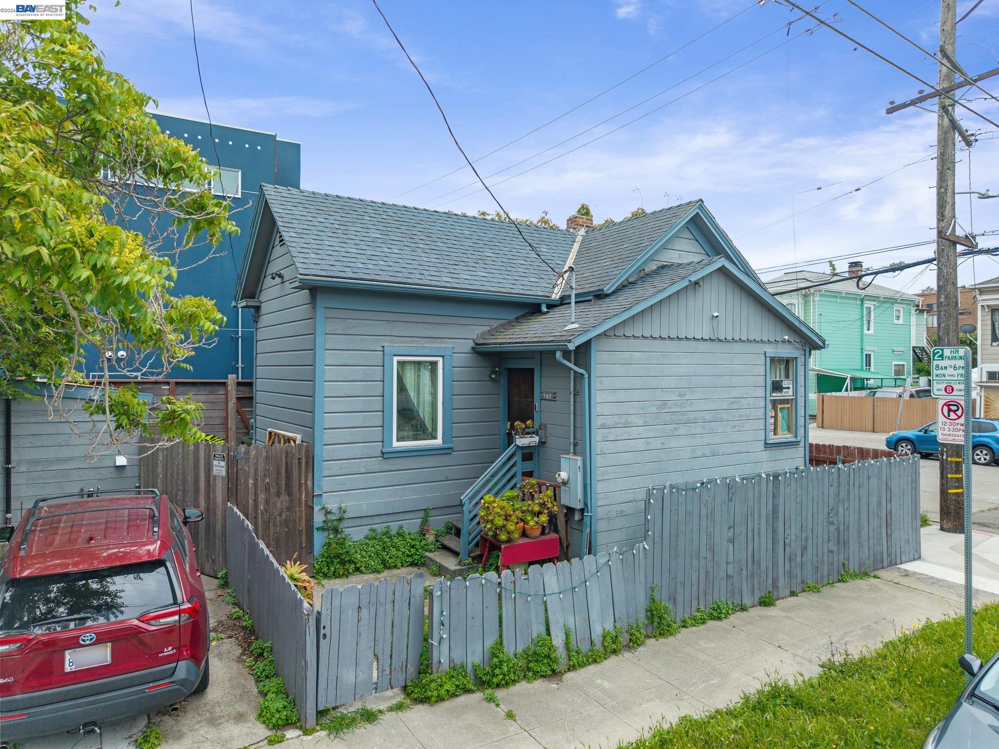 502 Lewis Street Oakland, CA 94607 - Photo 3 of 26