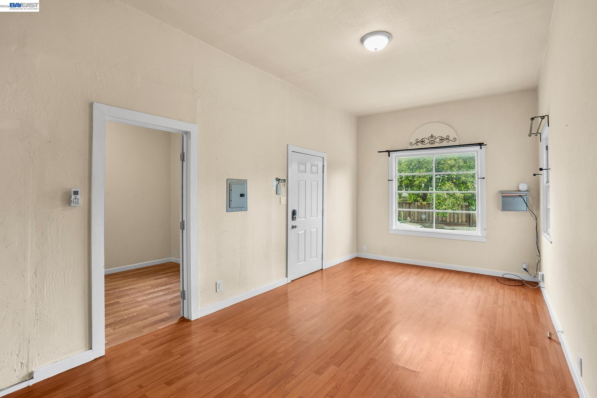 502 Lewis Street Oakland, CA 94607 - Photo 4 of 26