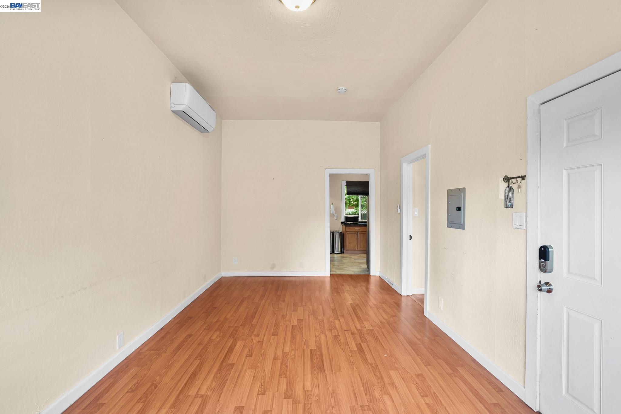 502 Lewis Street Oakland, CA 94607 - Photo 5 of 26