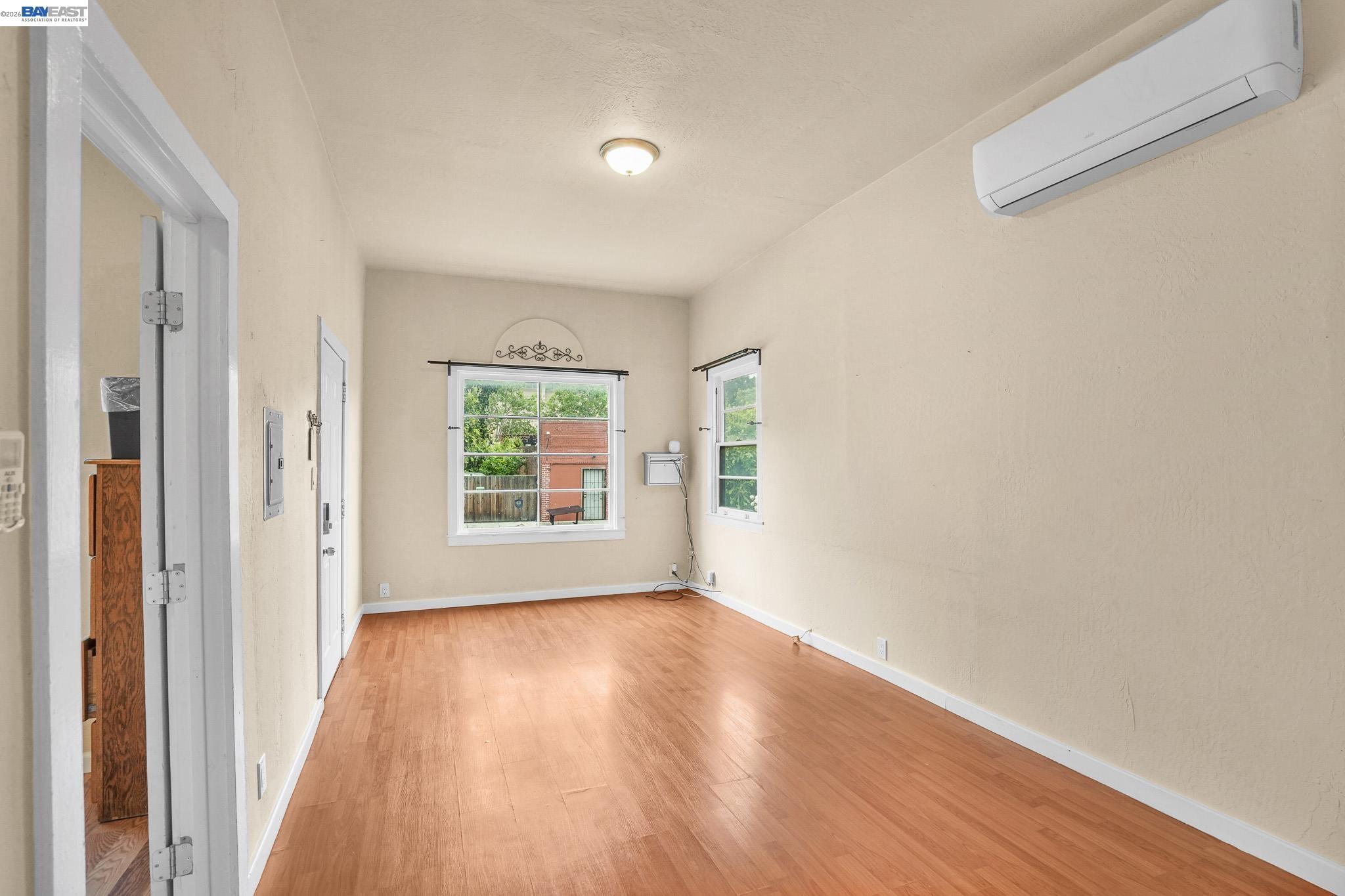 502 Lewis Street Oakland, CA 94607 - Photo 6 of 26