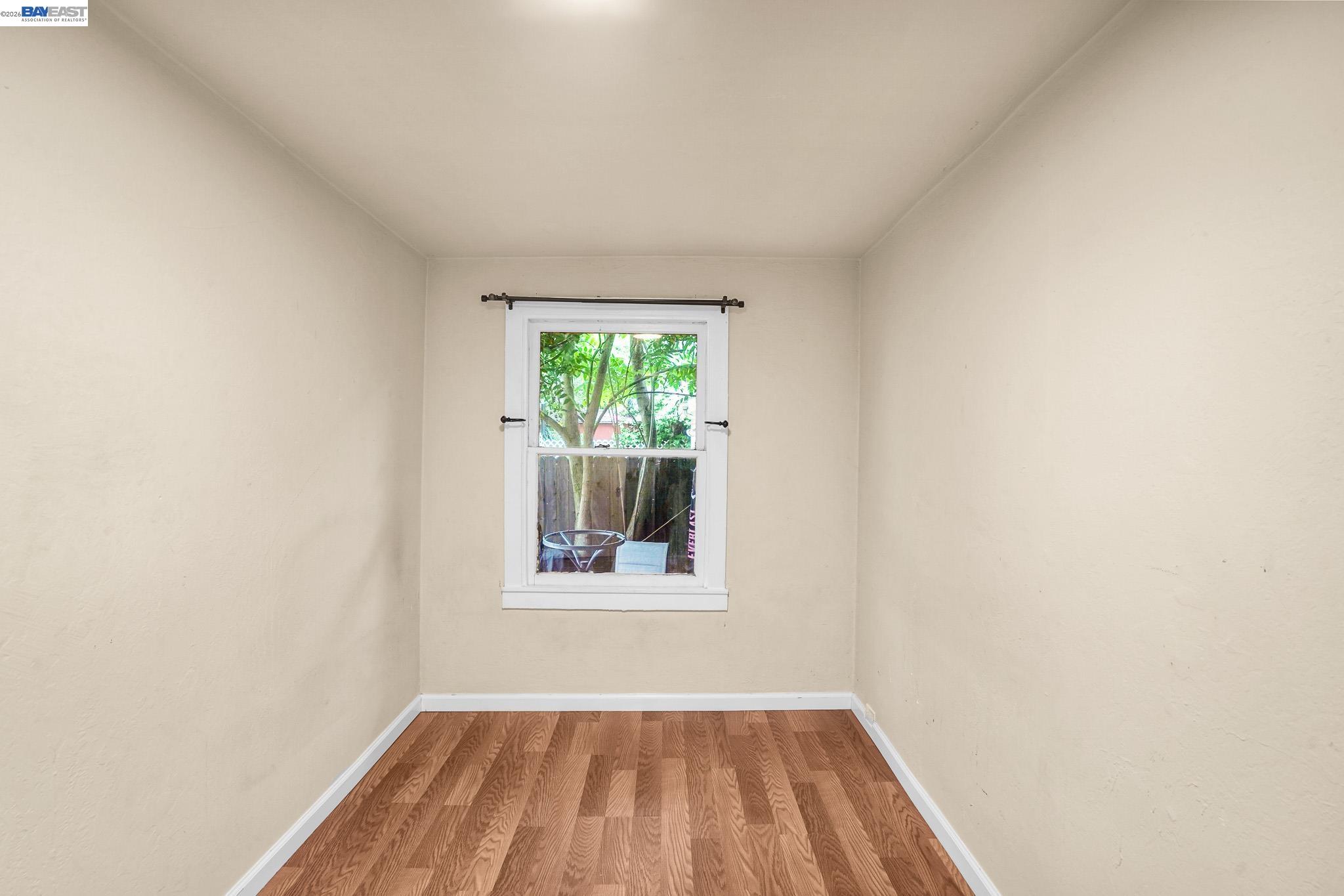 502 Lewis Street Oakland, CA 94607 - Photo 7 of 26