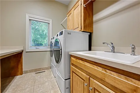 $785,000 | 5609 Roundtree Street, Shawnee, KS 66226