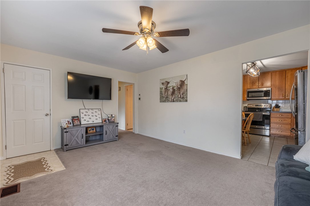 5943 Sharp Road Dayton, OH 45432 - Photo 4 of 27
