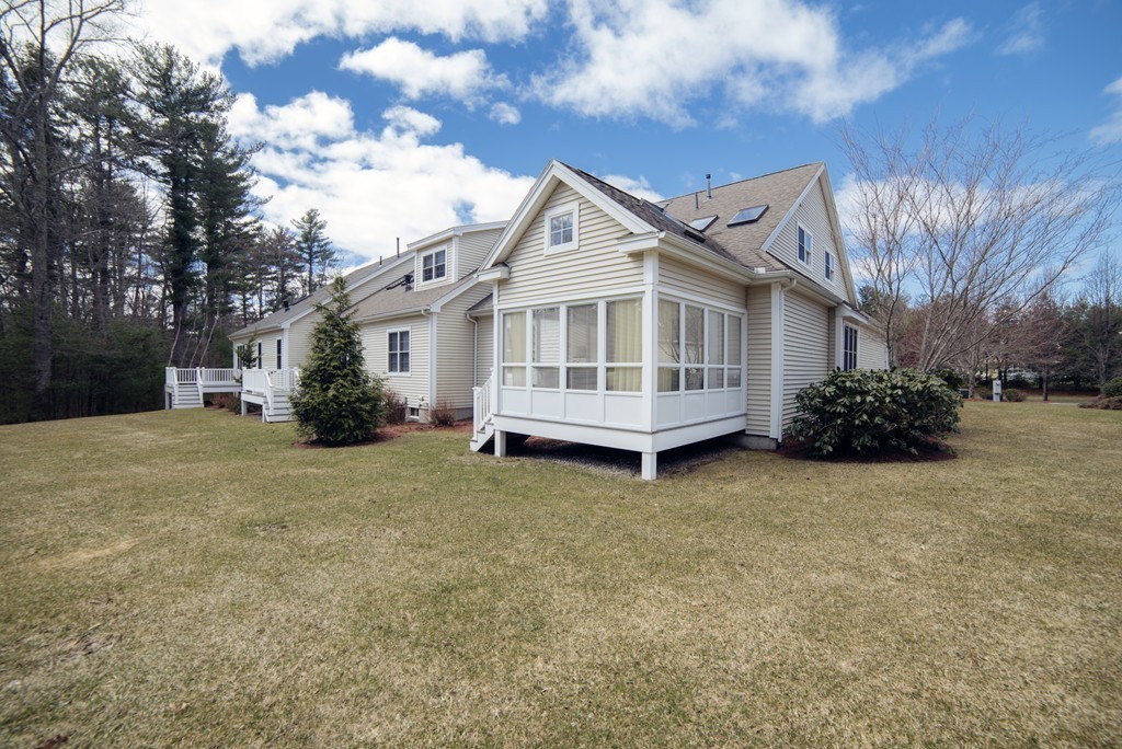 3 Raymond Court, Unit 3 Georgetown, MA 01833 - Photo 2 of 22 Gallery Image 2