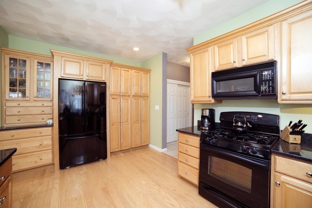 3 Raymond Court, Unit 3 Georgetown, MA 01833 - Photo 8 of 22 Gallery Image 8