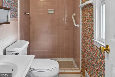 $899,000 | 8337 Carnegie Drive, Vienna, VA 22180