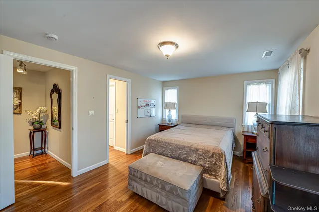 $689,000 | 335 Landing Avenue, Smithtown, NY 11787