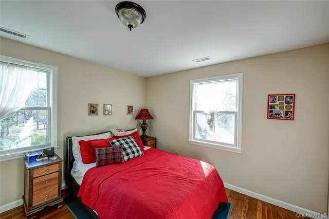 $689,000 | 335 Landing Avenue, Smithtown, NY 11787