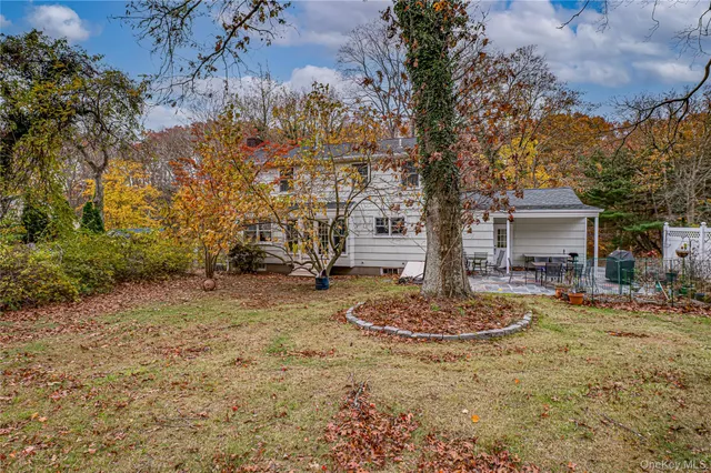 $689,000 | 335 Landing Avenue, Smithtown, NY 11787