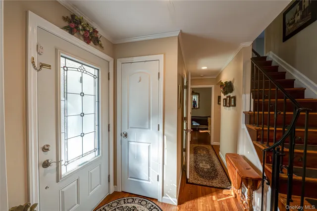 $689,000 | 335 Landing Avenue, Smithtown, NY 11787