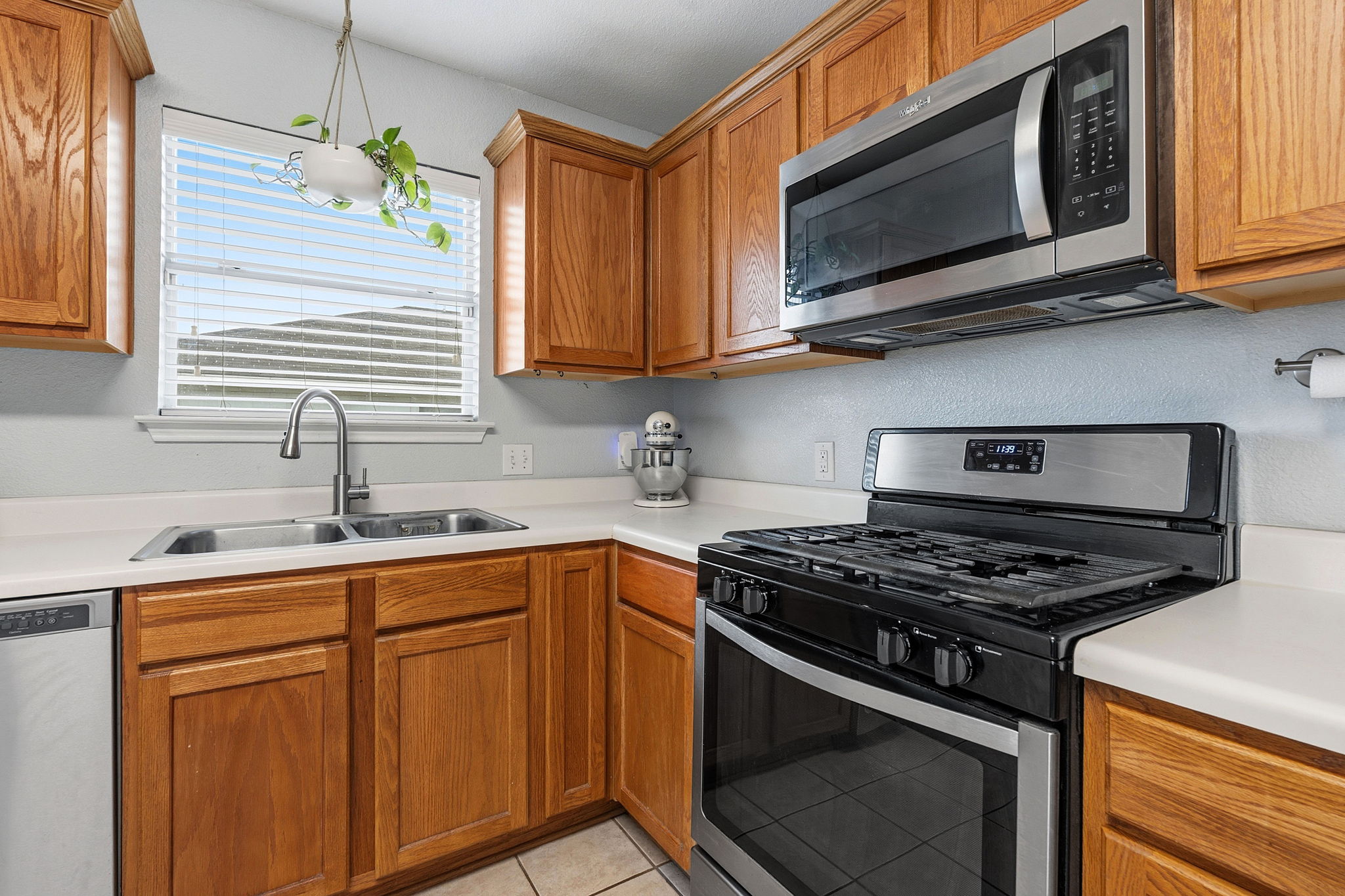 626 Atlantis Kyle, TX 78640 - Photo 4 of 23