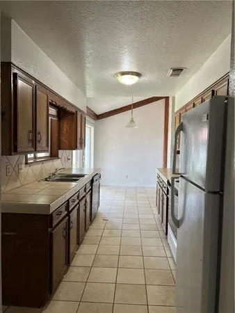 $1,800 | 2203 Windsor Drive, Bryan, TX 77802