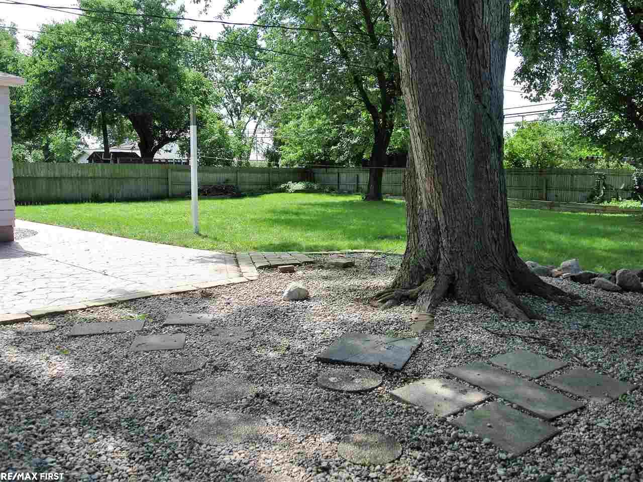 47215 Greenview Road Utica, MI 48317 - Photo 7 of 36