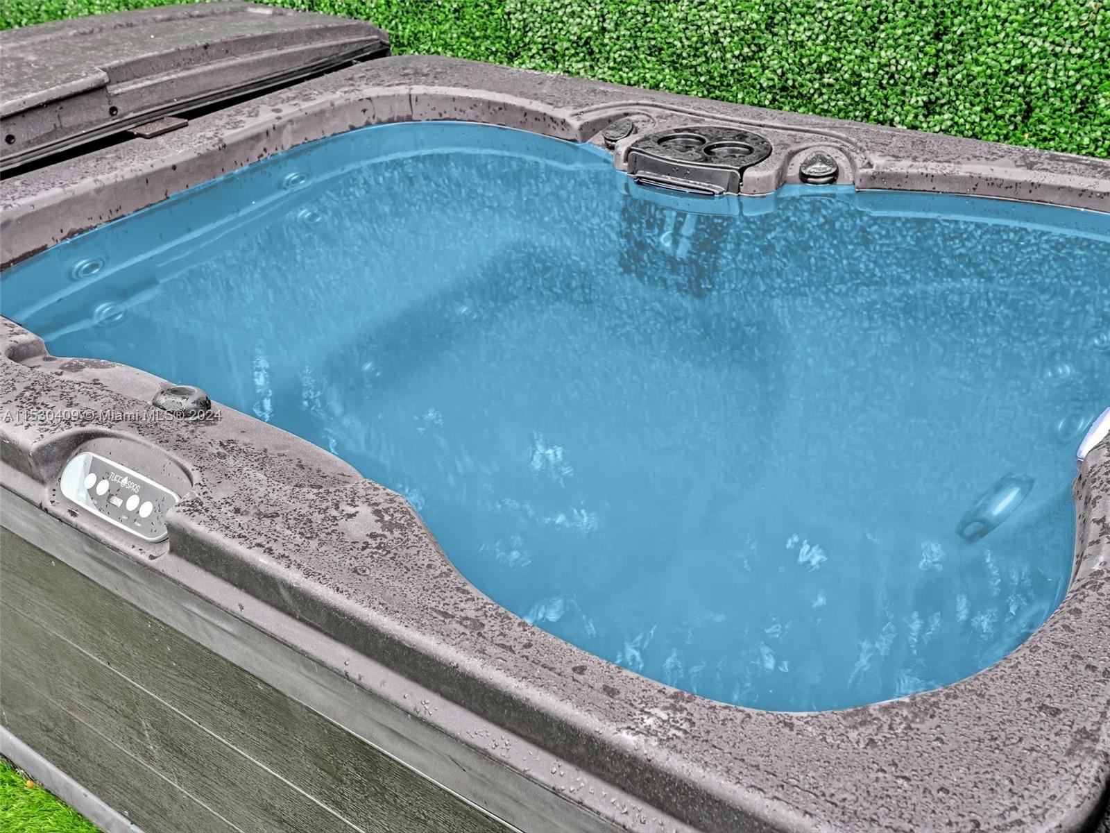 3010 Alton Road Miami Beach, FL 33140 - Photo 18 of 41 a view of a wooden floor