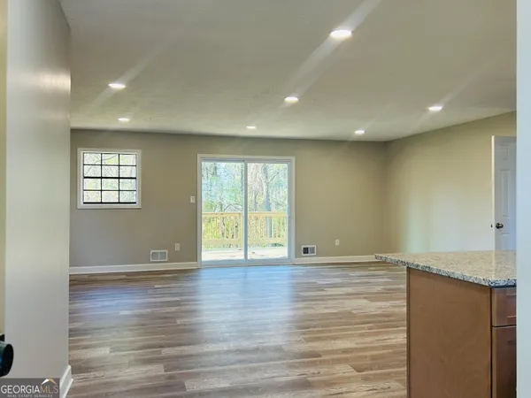 $1,995 | 6165 Radford Drive, Riverdale, GA 30296