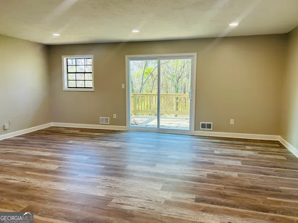 $1,995 | 6165 Radford Drive, Riverdale, GA 30296