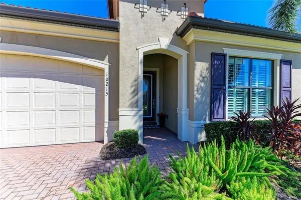 $995,000 | 10215 Marbella Drive, Bradenton, FL 34211