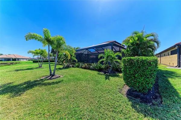 $995,000 | 10215 Marbella Drive, Bradenton, FL 34211