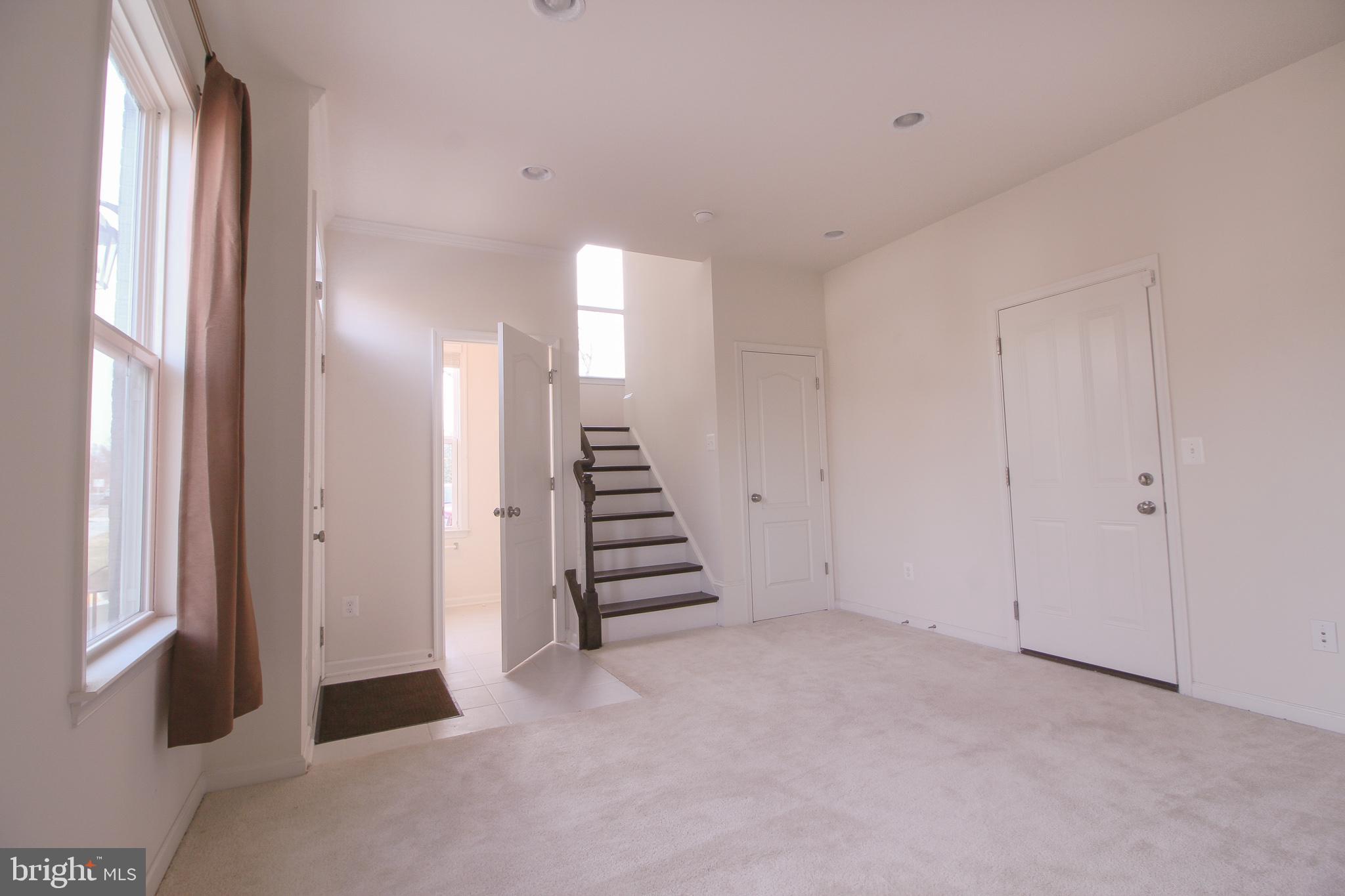 8919 Quarry Road Manassas, VA 20110 - Photo 5 of 21 Main Level Family Room