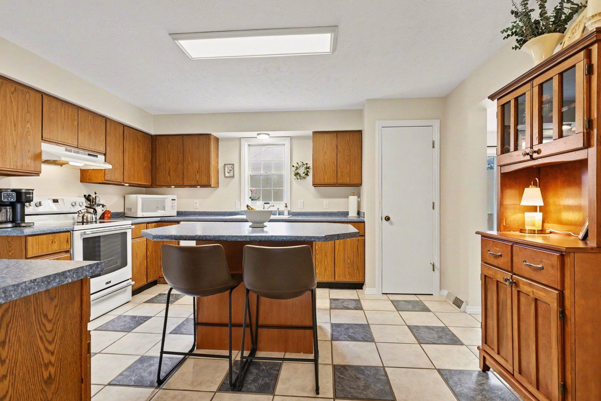 2956 West John Beers Road Stevensville, MI 49127 - Photo 6 of 29 005_file_7513