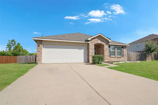 $2,200 | 2901 Saddle Drive, Denton, TX 76210