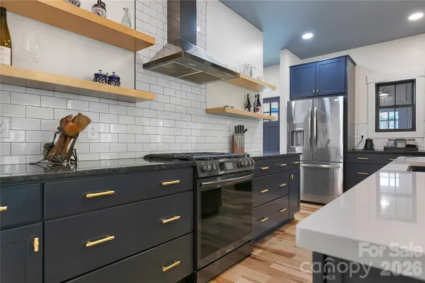 $899,000 | 71 Hidden Pond Lane, Brevard, NC 28712