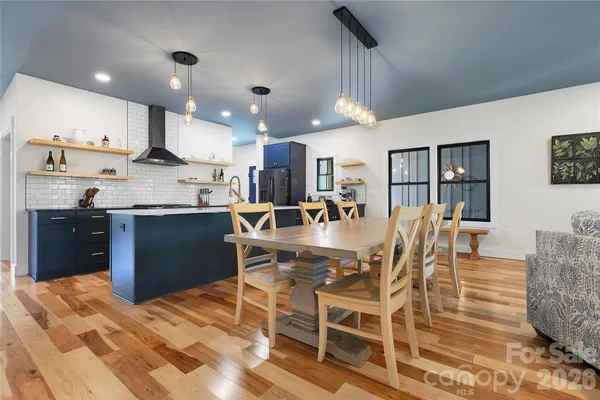 $899,000 | 71 Hidden Pond Lane, Brevard, NC 28712