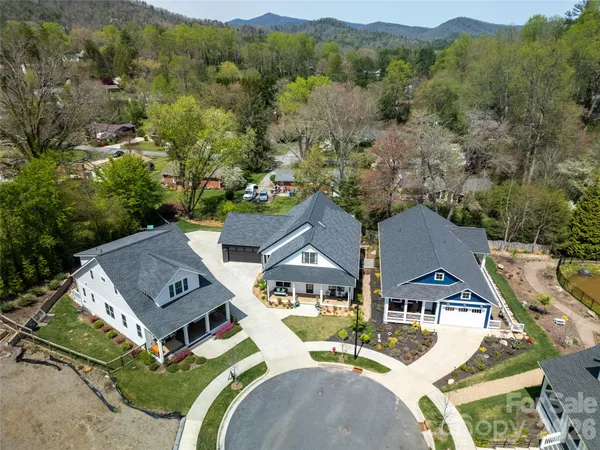 $899,000 | 71 Hidden Pond Lane, Brevard, NC 28712
