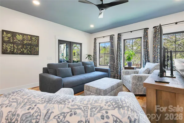 $899,000 | 71 Hidden Pond Lane, Brevard, NC 28712