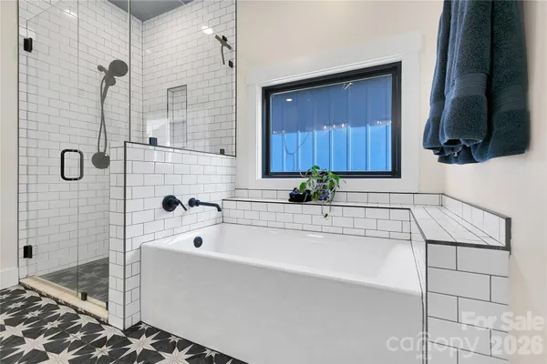 $899,000 | 71 Hidden Pond Lane, Brevard, NC 28712