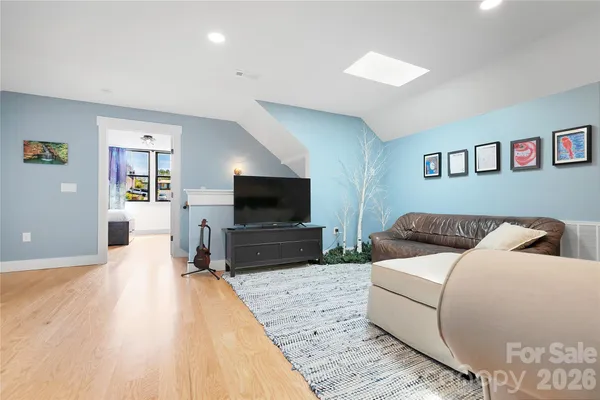 $899,000 | 71 Hidden Pond Lane, Brevard, NC 28712