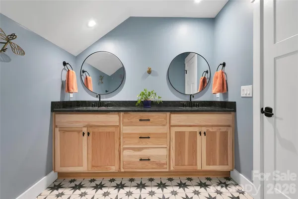 $899,000 | 71 Hidden Pond Lane, Brevard, NC 28712