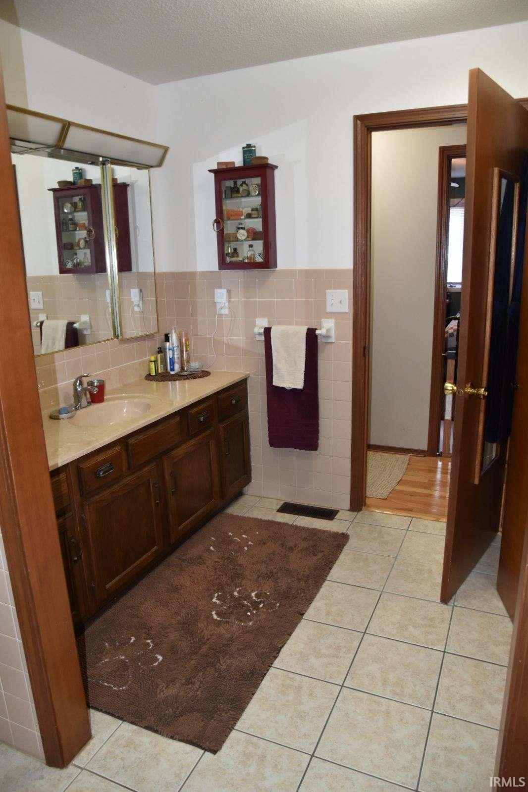 2805 South Whitney Road Selma, IN 47383 - Photo 11 of 36