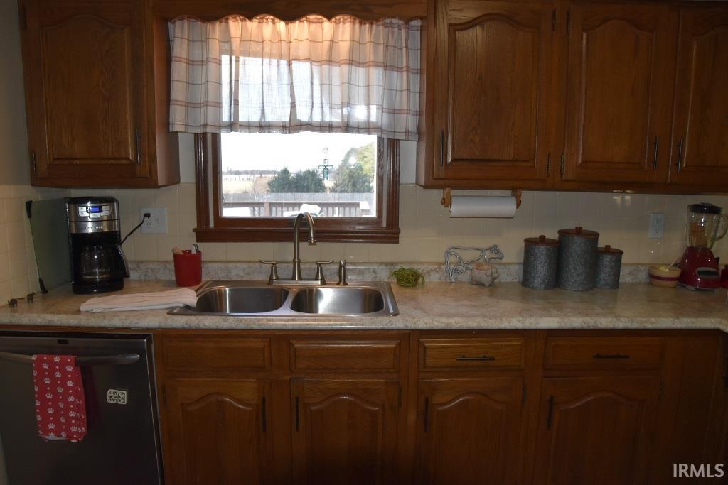 2805 South Whitney Road Selma, IN 47383 - Photo 6 of 36