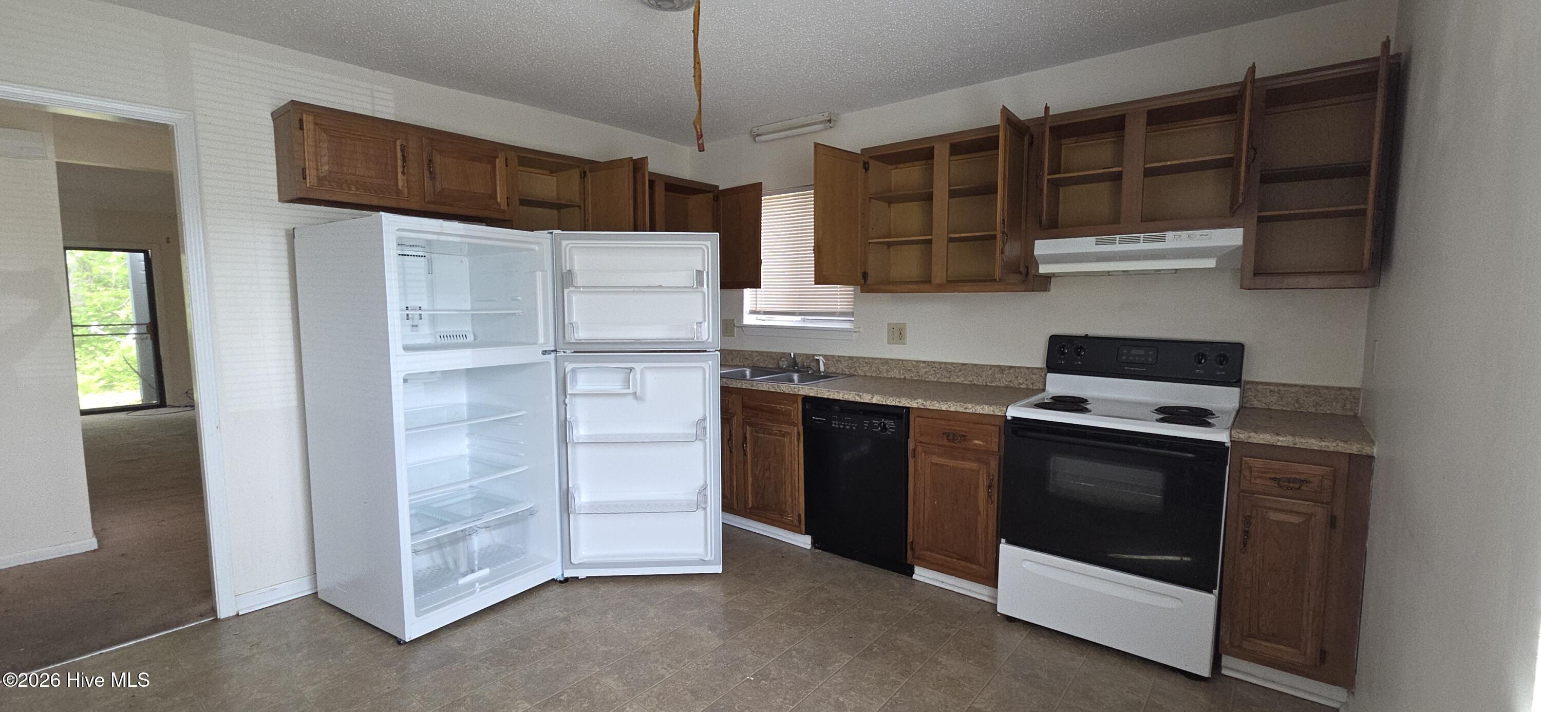 90 Balsam Road Jacksonville, NC 28546 - Photo 6 of 11 Kitchen