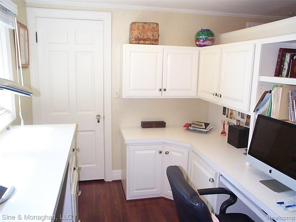 962 North Riverside Avenue St. Clair, MI 48079 - Photo 23 of 99 23 OFFICE UP 962 N RIVERSIDE.JPG