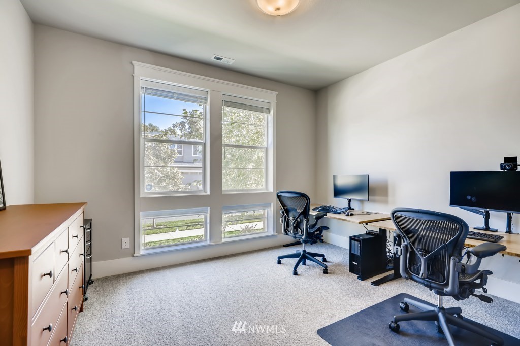 269 Graham Avenue Southeast Renton, WA 98059 - Photo 12 of 36