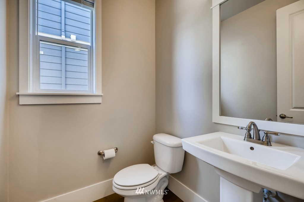 269 Graham Avenue Southeast Renton, WA 98059 - Photo 19 of 36
