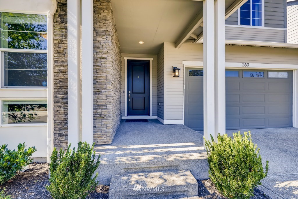269 Graham Avenue Southeast Renton, WA 98059 - Photo 4 of 36