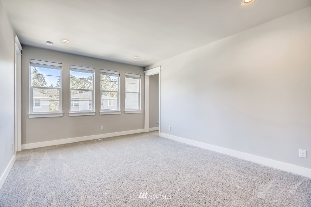269 Graham Avenue Southeast Renton, WA 98059 - Photo 31 of 36