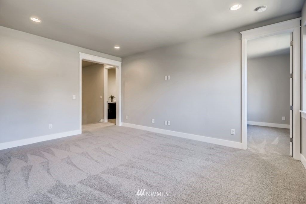 269 Graham Avenue Southeast Renton, WA 98059 - Photo 32 of 36