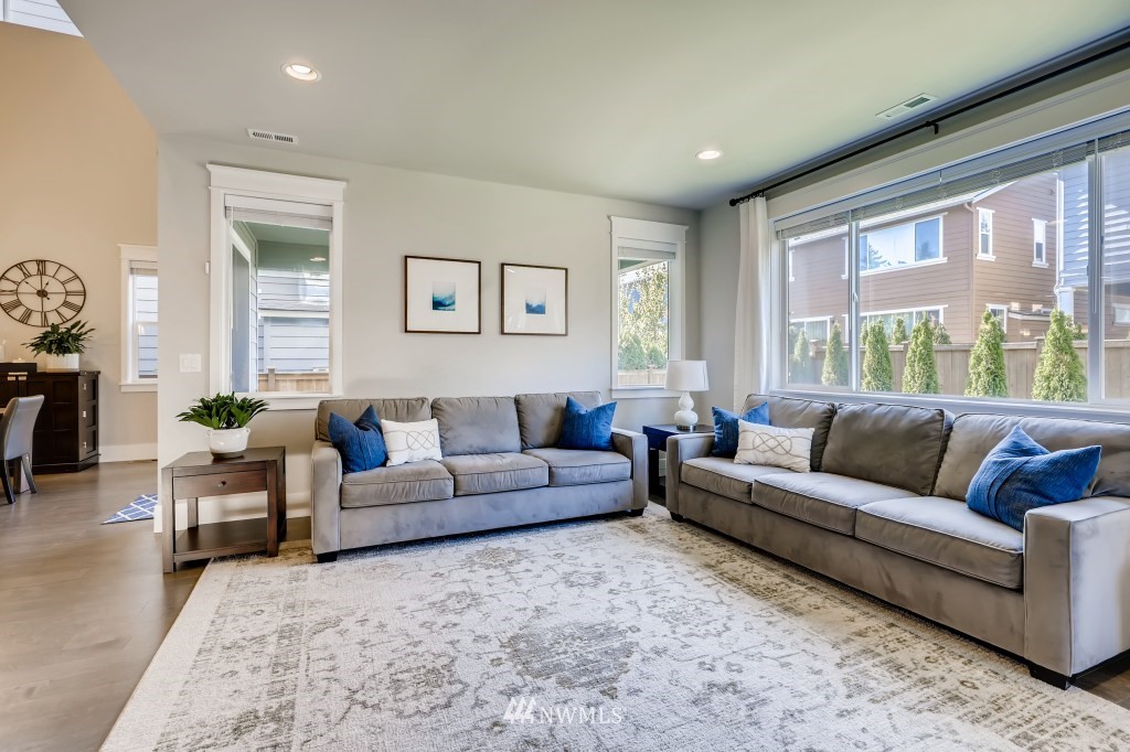 269 Graham Avenue Southeast Renton, WA 98059 - Photo 8 of 36