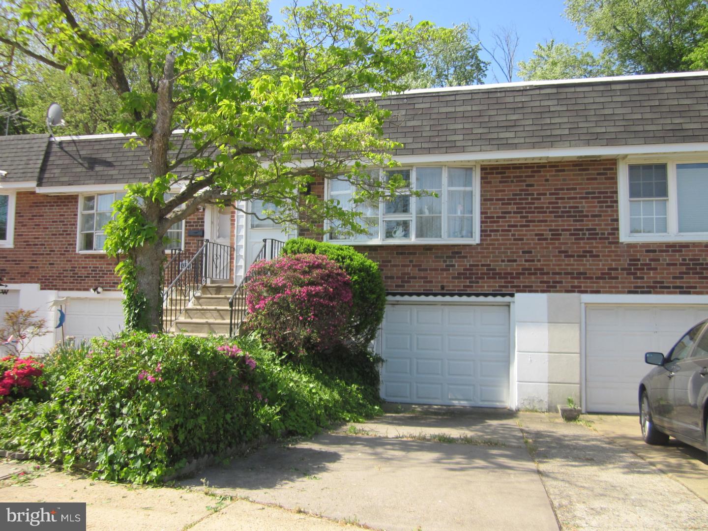 3252 Tara Road Philadelphia, PA 19154 - Photo 2 of 13