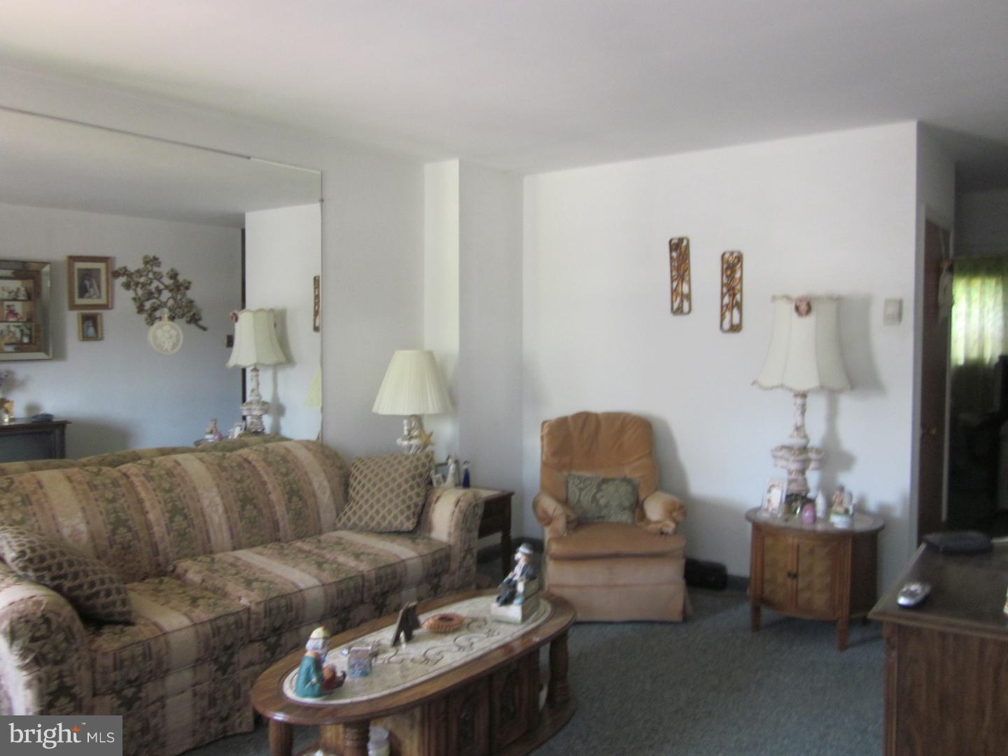 3252 Tara Road Philadelphia, PA 19154 - Photo 5 of 13