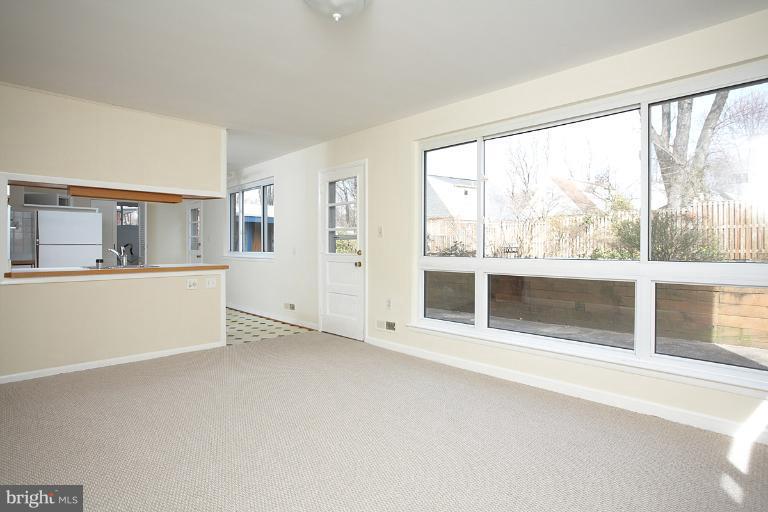 12821 Dean Road Silver Spring, MD 20906 - Photo 2 of 11 Dining Room
