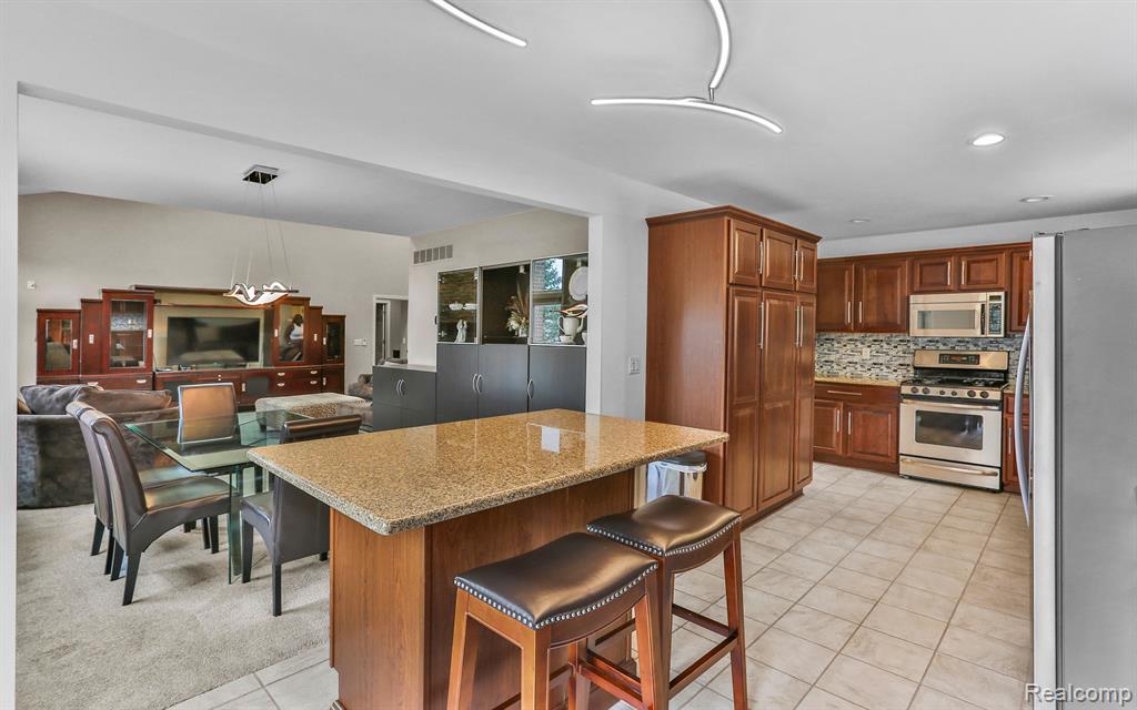 3462 Cascade Circle Rochester Hills, MI 48307 - Photo 9 of 33