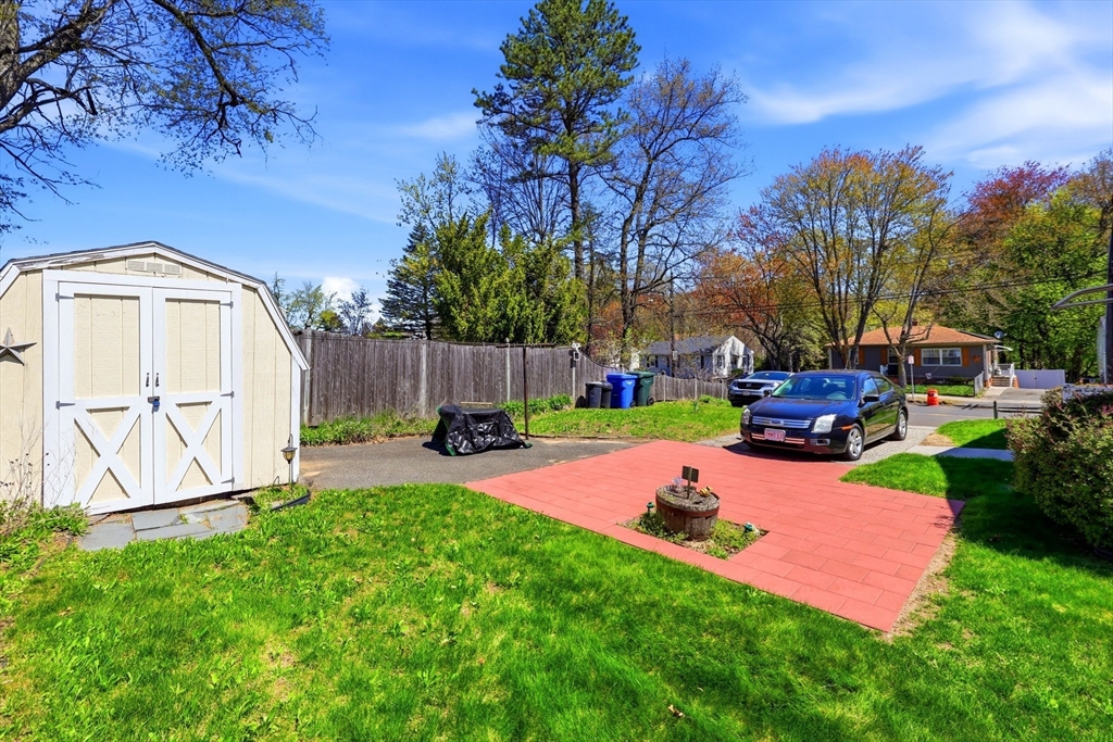 240 Pasco Road Springfield, MA 01151 - Photo 2 of 13